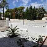 Agradable Con Piscina Y Vistas Al Mar 칼페