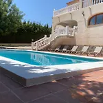 Agradable Con Piscina Y Vistas Al Mar 빌라 *