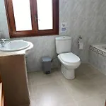 Agradable Con Piscina Y Vistas Al Mar 빌라