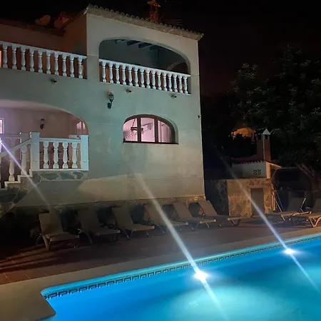 Agradable Con Piscina Y Vistas Al Mar Villa *