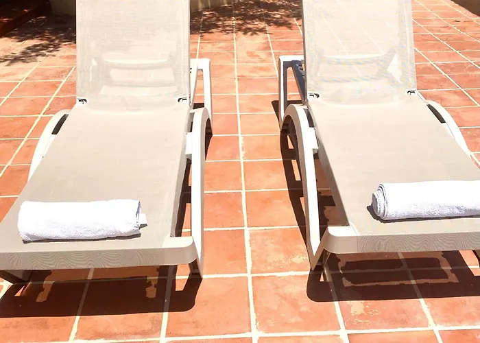 Agradable Con Piscina Y Vistas Al Mar Villa